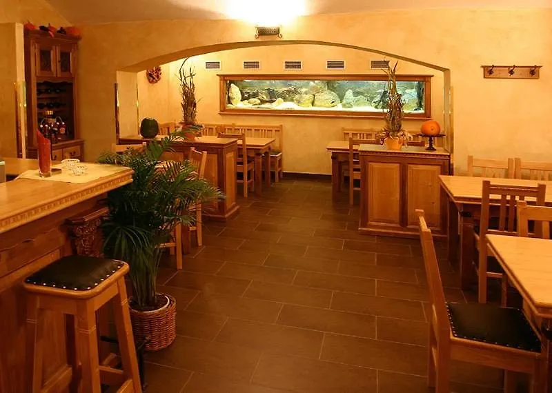 Hotel U Divadla - Czech Leading Hotels Prague 4*,
