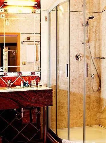 Hotel U Divadla - Czech Leading Hotels Prague