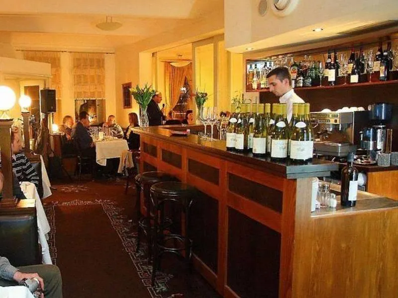 ****  פראג Hotel U Divadla - Czech Leading Hotels צ'כיה