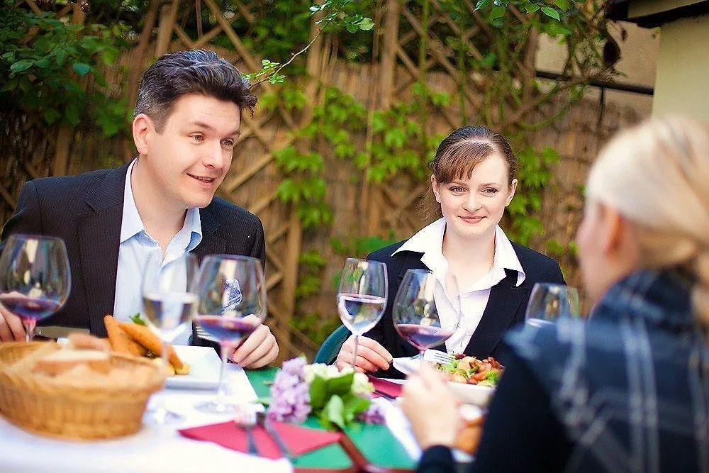 Hotel U Divadla - Czech Leading Hotels Prága